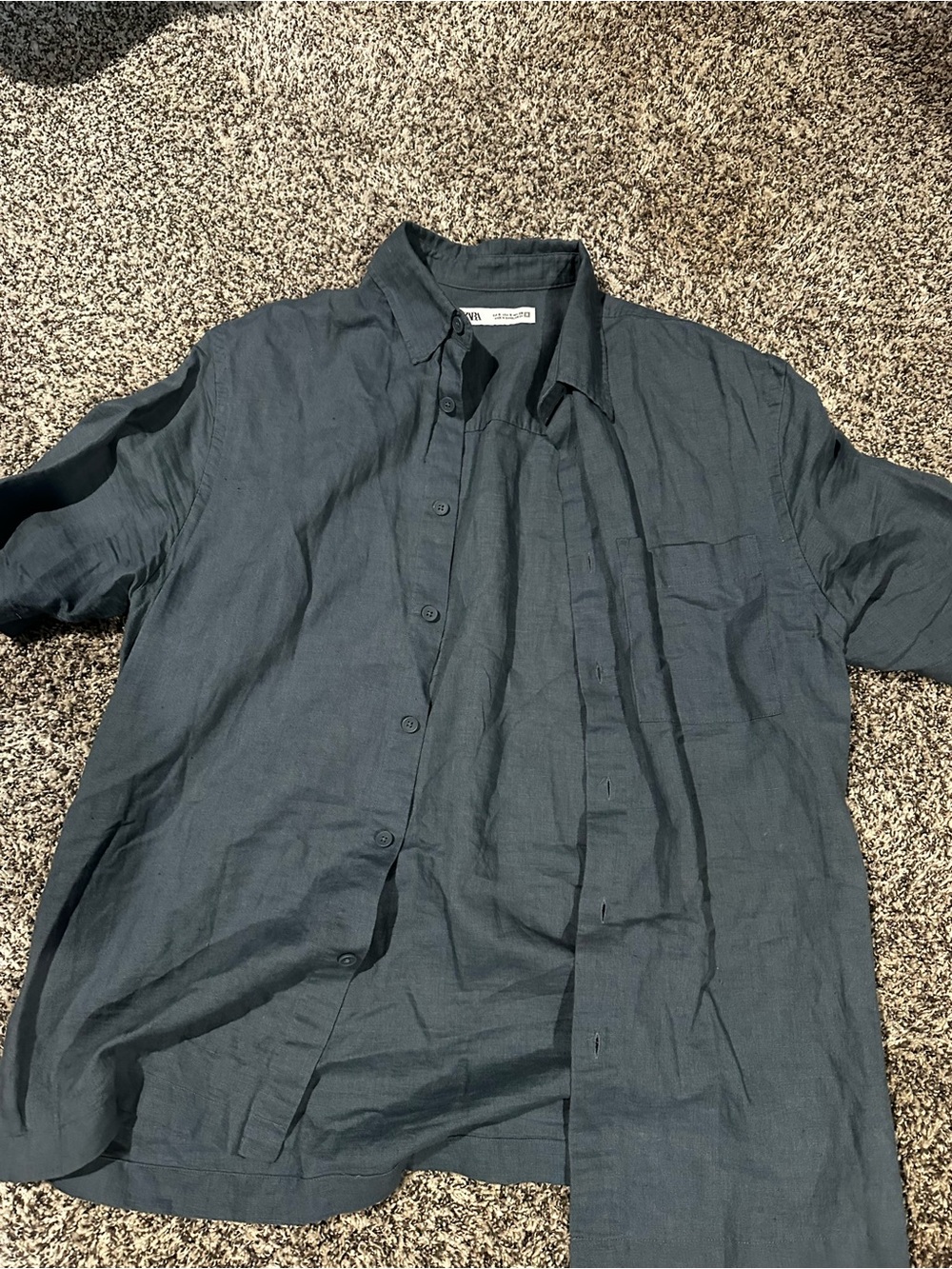 Zara Men's Short-Sleeve Button-Down Shirt - Charcoal